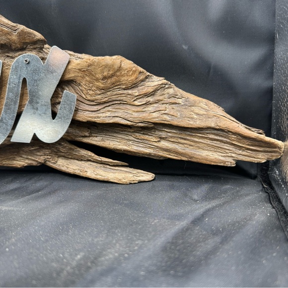 Driftwood sign - Picture 3 of 6